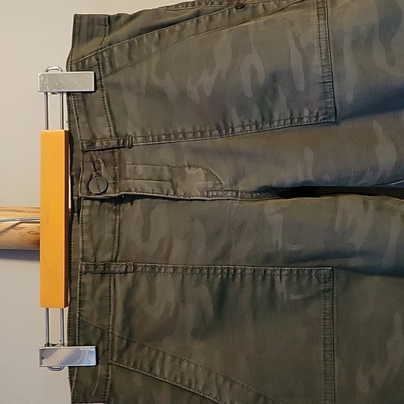 Sanctuary Camo Cargo Jogger Pants - Picture 4 of 11